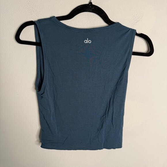 ALO Yoga Women's Small Knot Crop Tank Top Sleeveless Athletic Teal Blue Workout - Picture 3 of 5